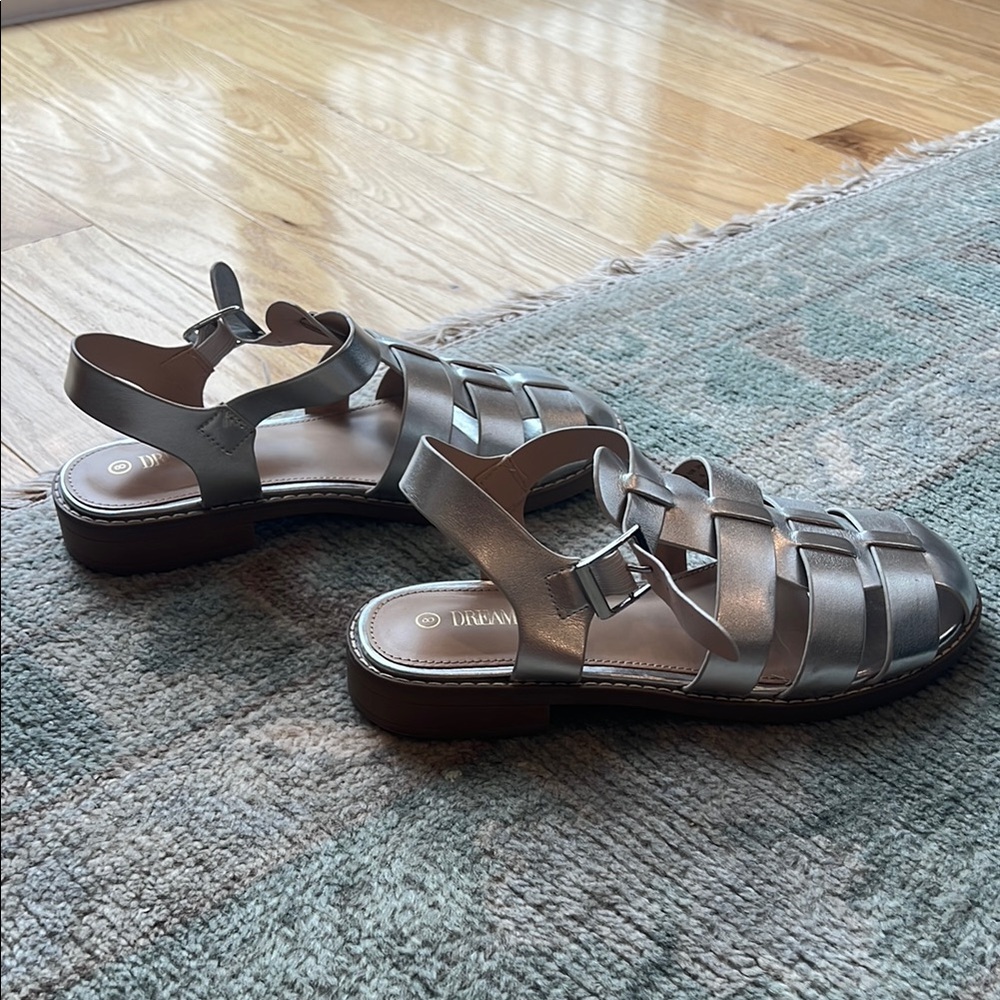 Dream Pairs Metallic Silver Fisherman Sandals - Picture 5 of 5